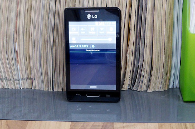 LG-Optimus-L4-II-uživo-test-iz-ruke-(2).jpg